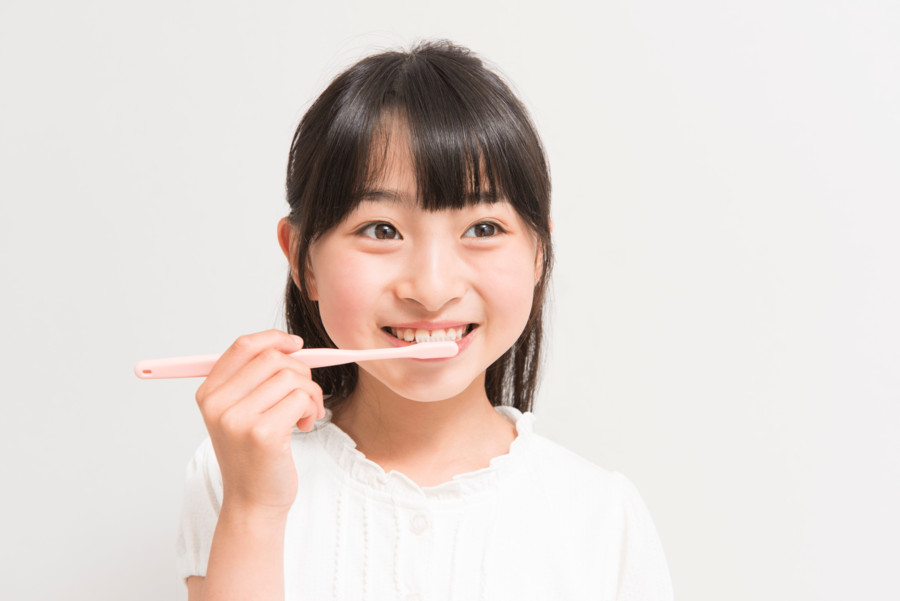 ⼩児⻭科